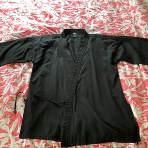 Men's Black Martial Arts Uniform Size 5 Like New Condition